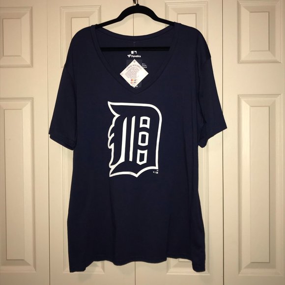 NEW Detroit Tigers Fanatics Plus V-Neck T-shirt (fits like a 20-22W) - Picture 2 of 9